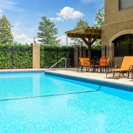Holiday Inn Charlotte University By Ihg Exterior photo