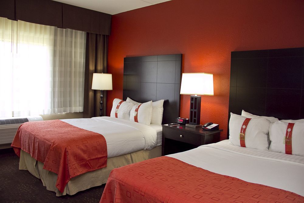 Holiday Inn Charlotte University By Ihg Exterior photo