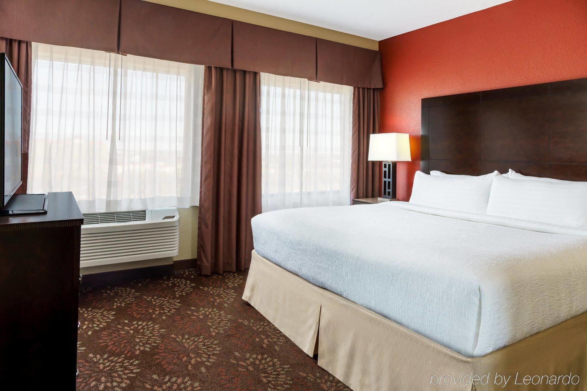 Holiday Inn Charlotte University By Ihg Exterior photo
